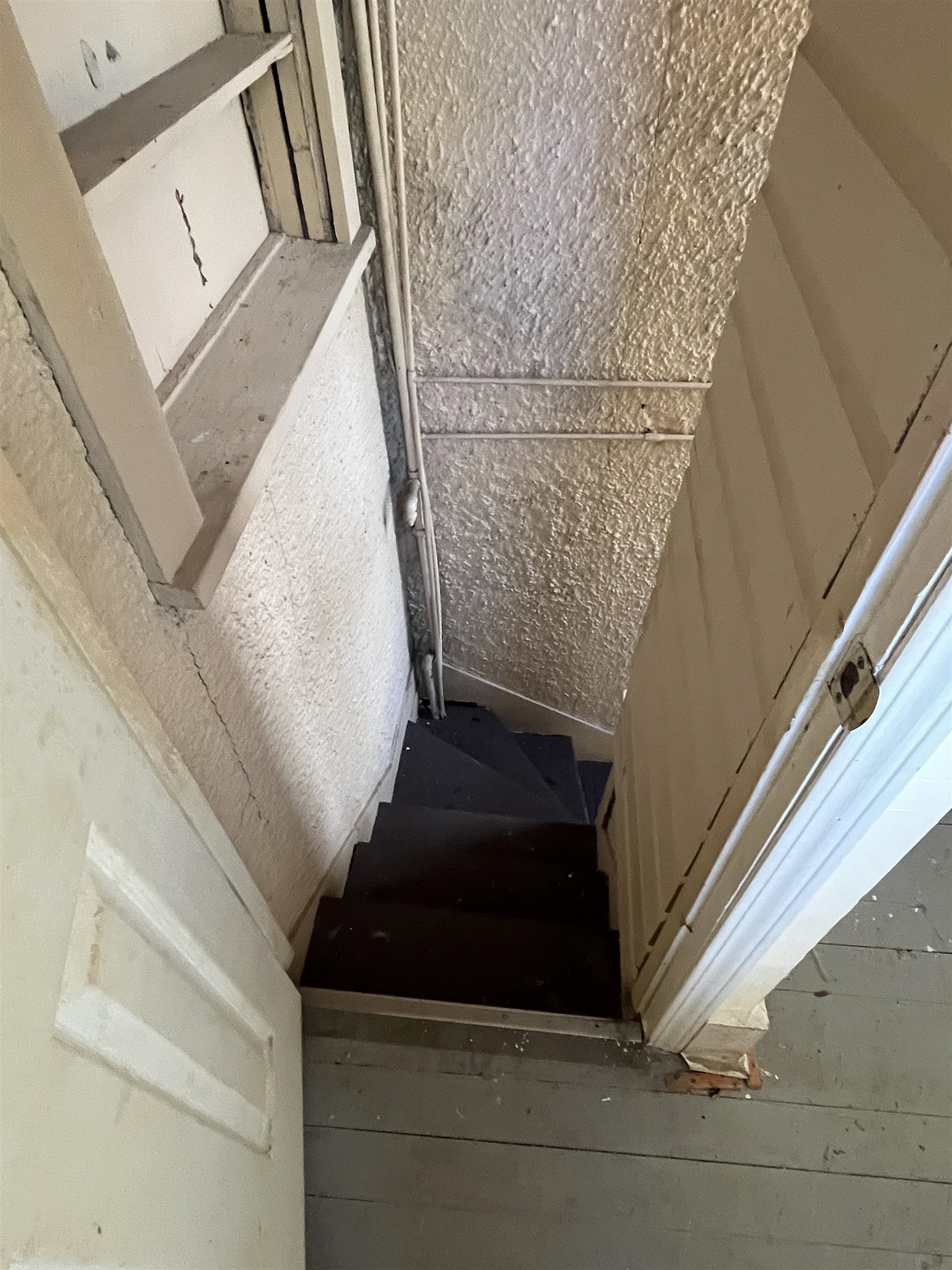 211 4th Street Mobile, AL 36611 - Photo 21 of 34 View of stairs