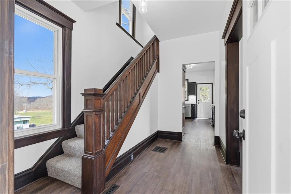 190 Stitt Road Beaver Falls, PA 15010 - Photo 3 of 25