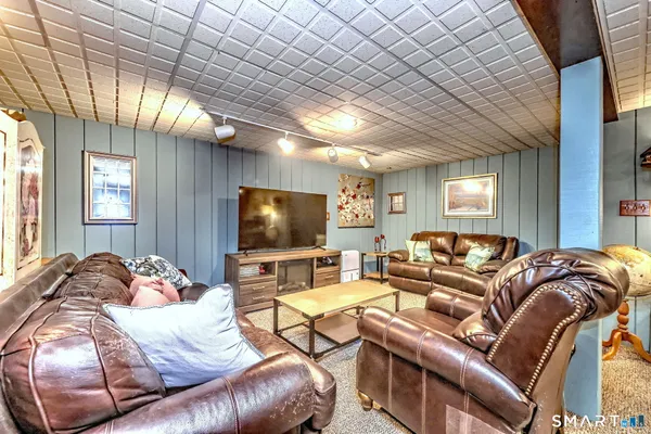 $395,000 | 34 Tara Drive, Glastonbury, CT 06033