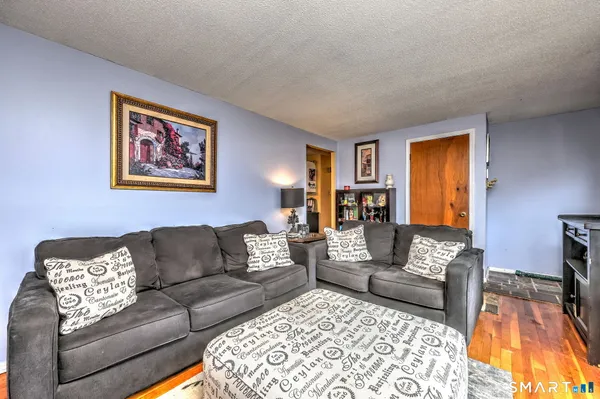 $395,000 | 34 Tara Drive, Glastonbury, CT 06033