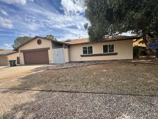 $1,550 | 1016 East Cottonwood Drive, Sierra Vista, AZ 85635