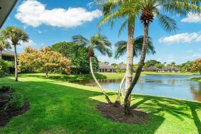 $3,950 | 11842 Pebblewood Drive, Unit 102, Wellington, FL 33414