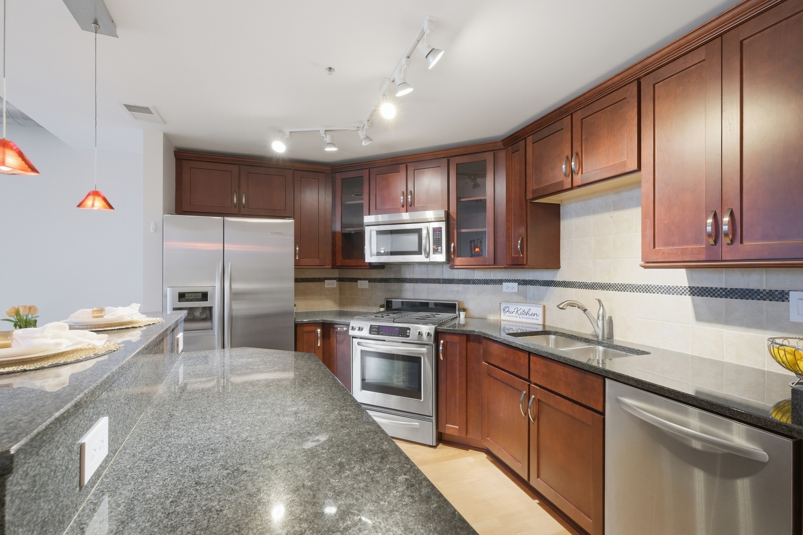 1228 Emerson Street, Unit 304 Evanston, IL 60201 - Photo 9 of 28