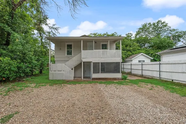 $1,225 | 821 Bond Street, Unit A, Fort Worth, TX 76114