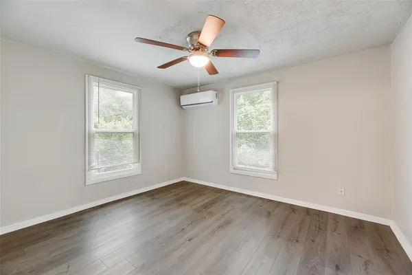 $1,225 | 821 Bond Street, Unit A, Fort Worth, TX 76114