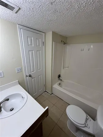 $1,000 | 121 Oyster Bay Circle, Unit 220, Altamonte Springs, FL 32701