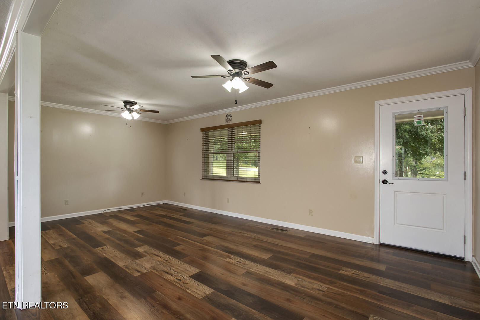 8055 Steekee Creek Road Loudon, TN 37774 - Photo 8 of 60 08_SteekeeCreekRoad_8055_Living02