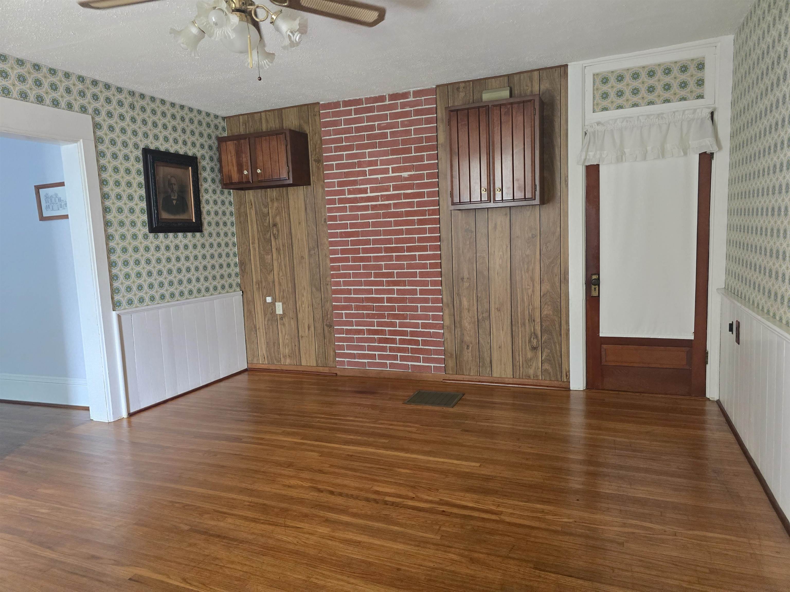 2146 US Highway 136 Carthage, IL 62321 - Photo 9 of 52 Gallery Image 9