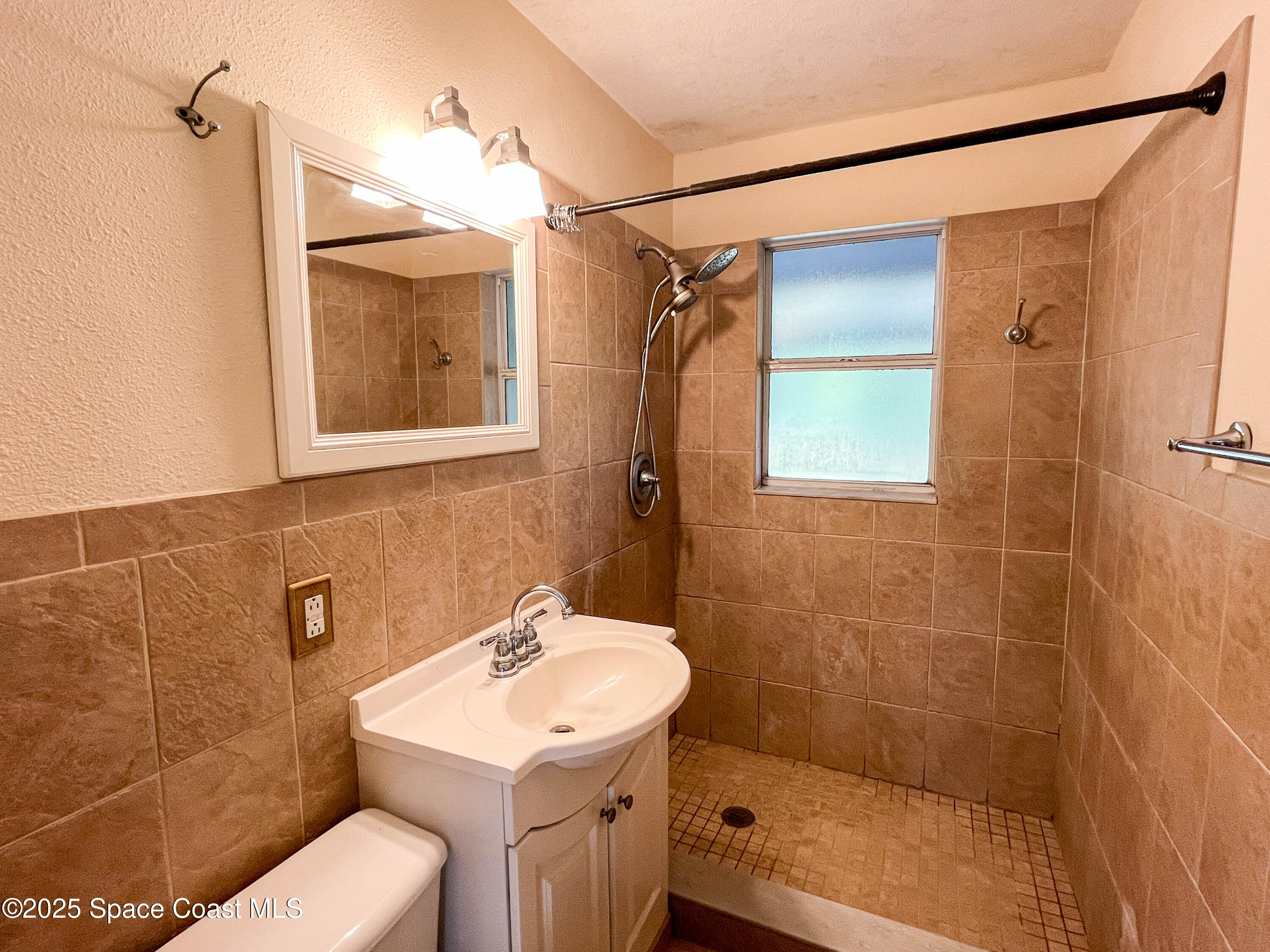 1010 Barclay Drive Cocoa, FL 32927 - Photo 12 of 48 Bathroom #1