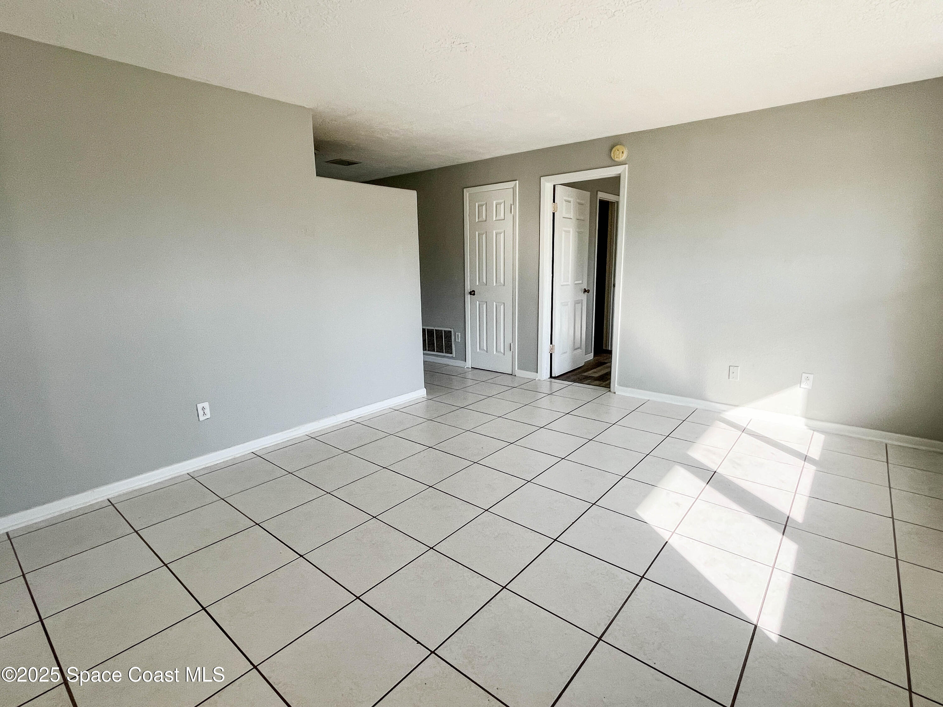 1010 Barclay Drive Cocoa, FL 32927 - Photo 5 of 48 Living/Dining Room