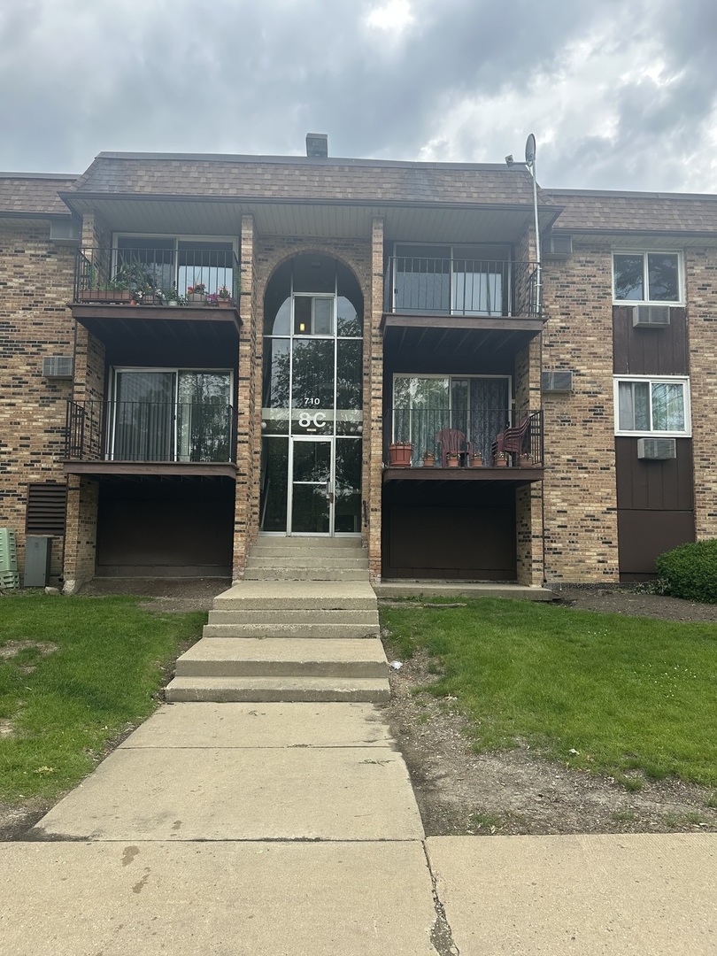 710 Hill Drive, Unit 8307 Hoffman Estates, IL 60169 - Photo 1 of 11
