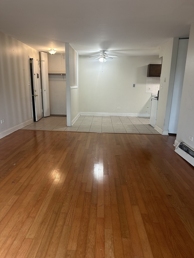 710 Hill Drive, Unit 8307 Hoffman Estates, IL 60169 - Photo 5 of 11