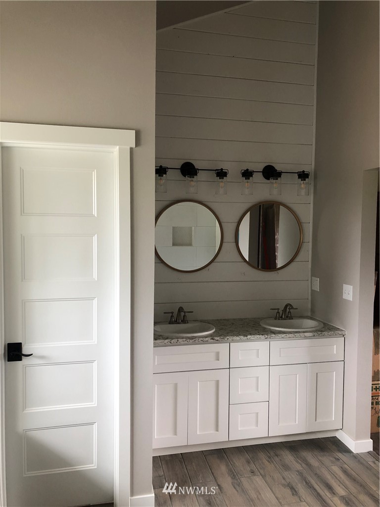 16239 Reichel Road Southeast Rainier, WA 98576 - Photo 5 of 10 Gallery Image 5