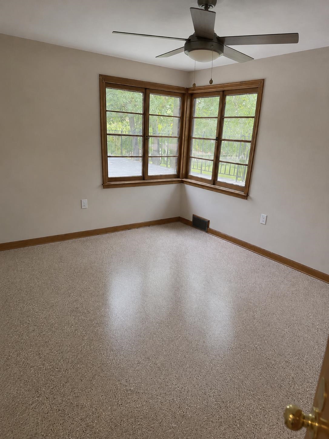 312 West Commerce Street Mineral Point, WI 53565 - Photo 12 of 23