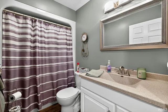 $385,000 | 53597 Tara Lane, Elkhart, IN 46514