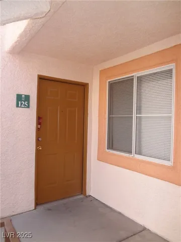 $1,500 | 7570 West Flamingo Road, Unit 125, Las Vegas, NV 89147
