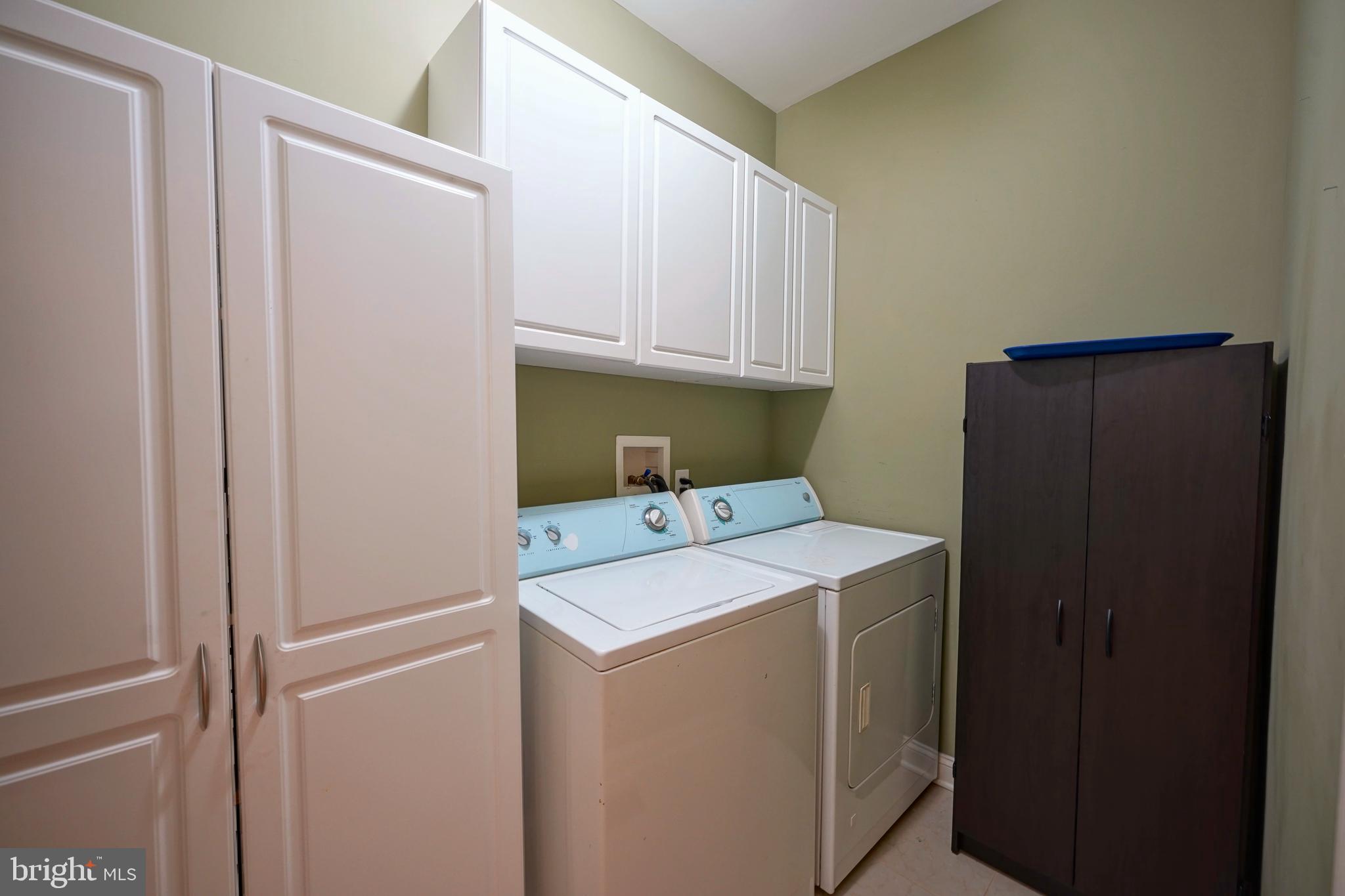 8 Bryce Road Berlin, NJ 08009 - Photo 17 of 36 a utility room with dryer and washer