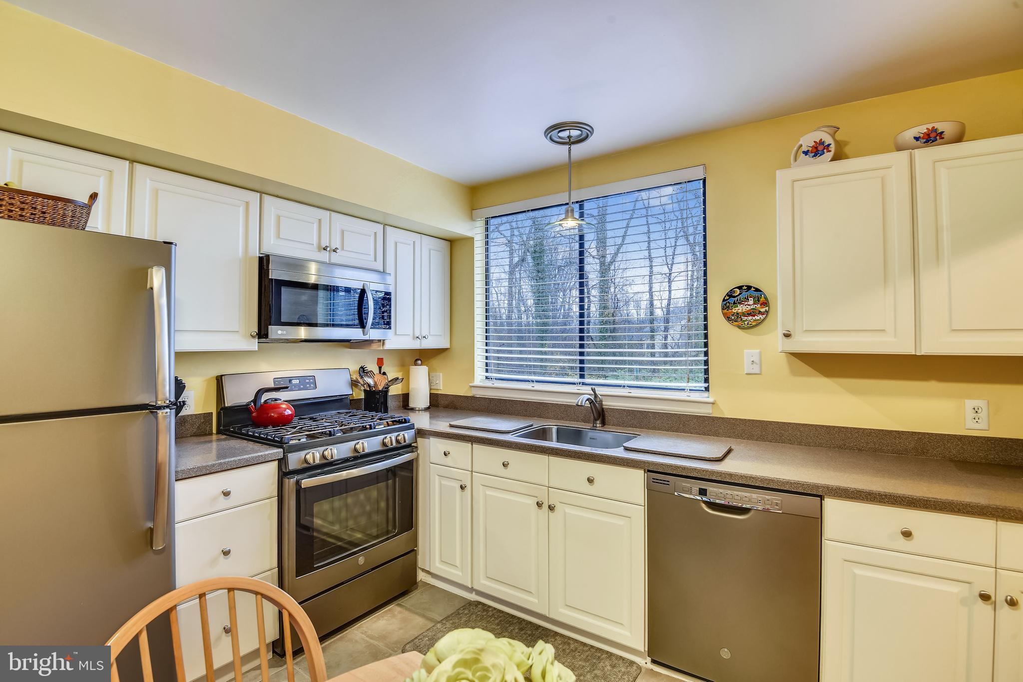 7016 Sherwood Road, Unit 32 Baltimore, MD 21239 - Photo 7 of 41 Appliances are 1 Year Young