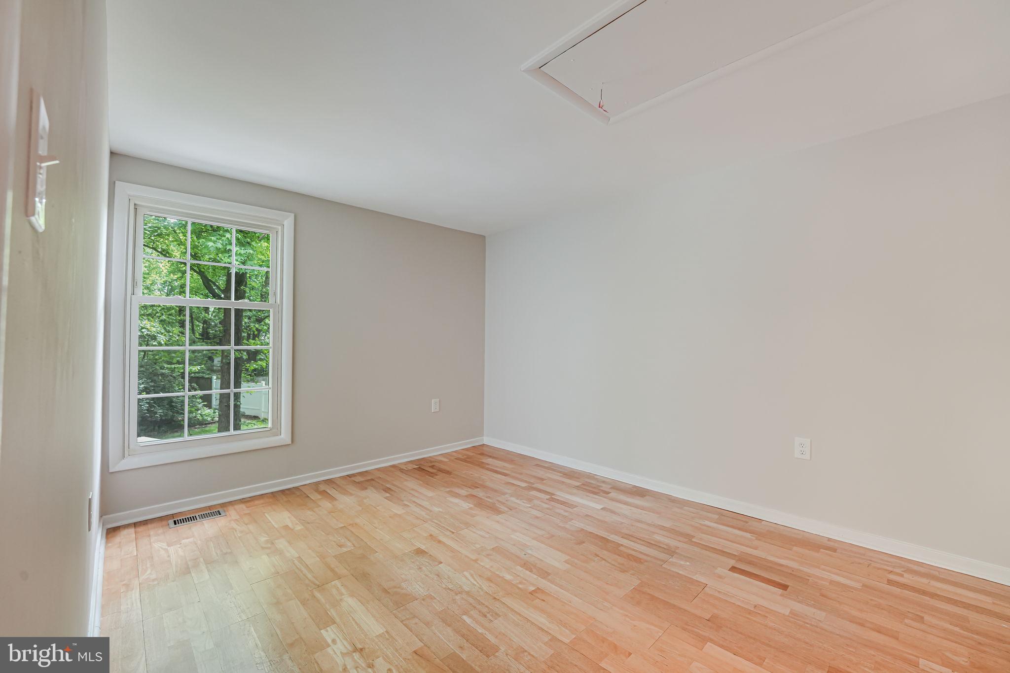 12250 Angel Wing Court Reston, VA 20191 - Photo 38 of 69 Bedroom 5 with attic access