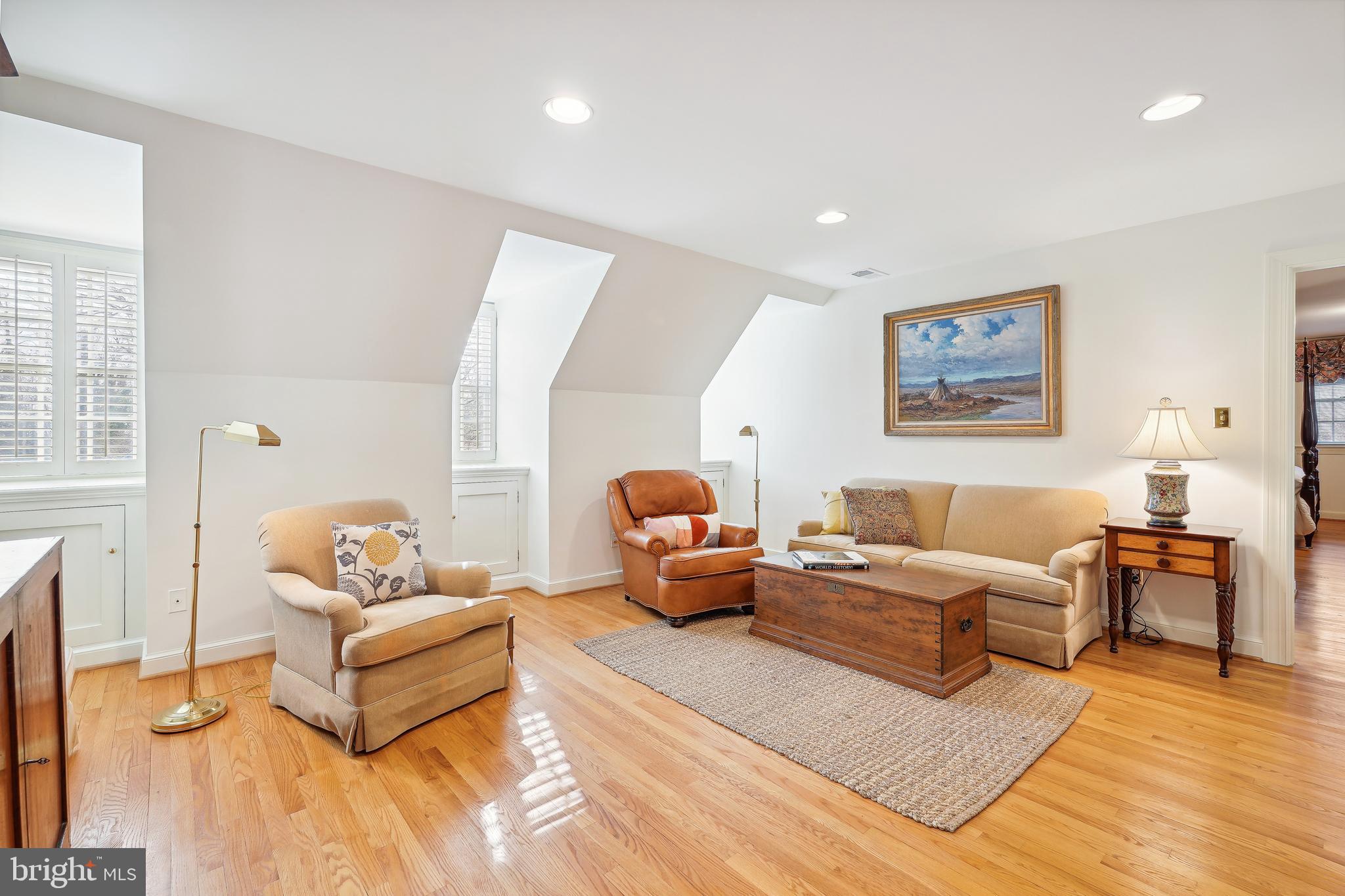 3720 Seminary Road Alexandria, VA 22304 - Photo 19 of 40 Primary Suite Sitting Room