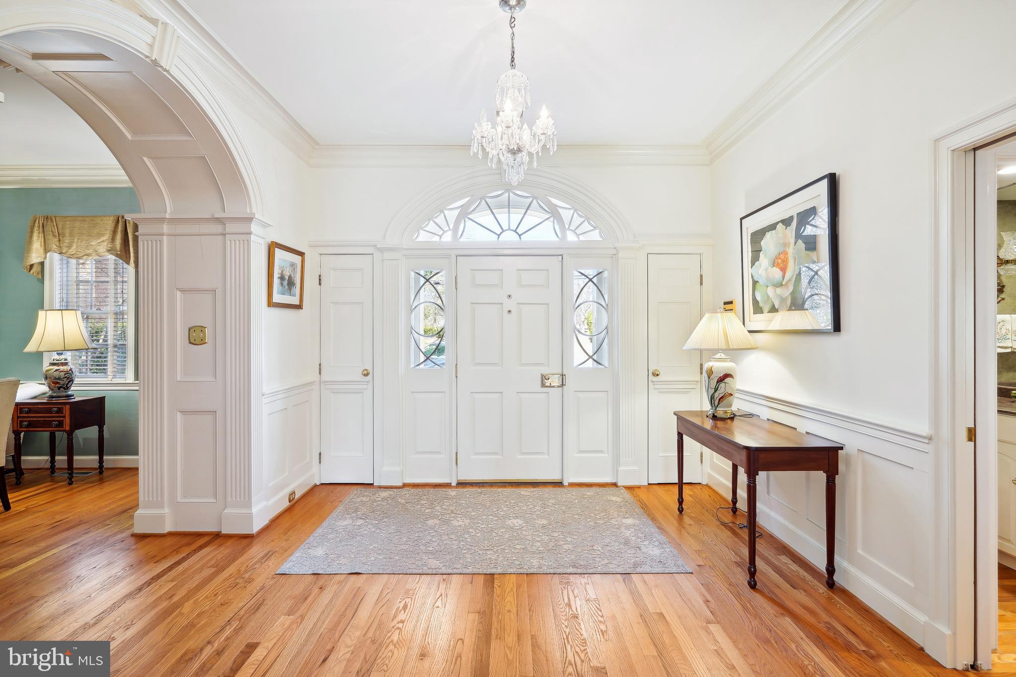 3720 Seminary Road Alexandria, VA 22304 - Photo 2 of 40 Entrance/Foyer
