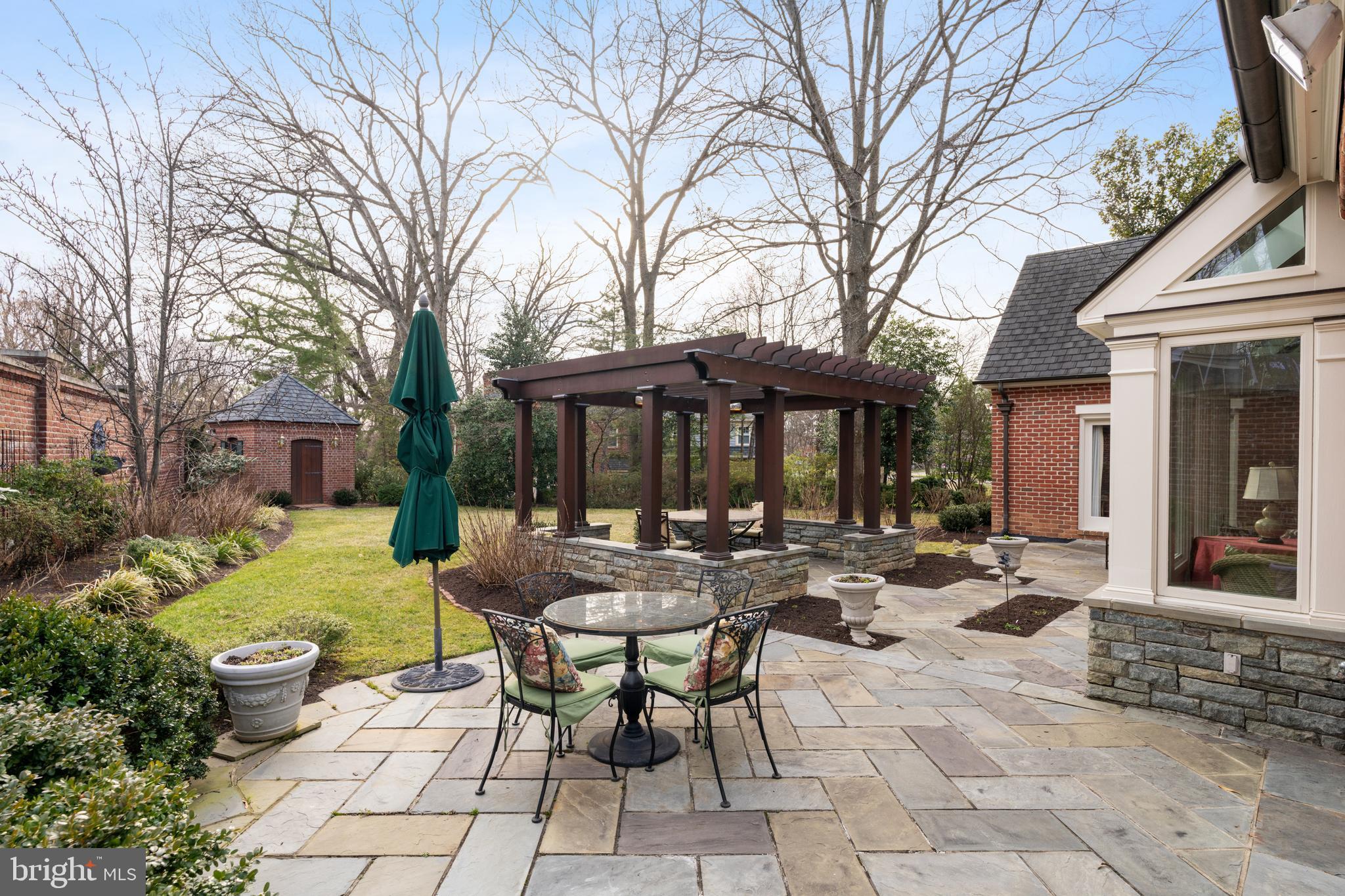 3720 Seminary Road Alexandria, VA 22304 - Photo 29 of 40 Patio View