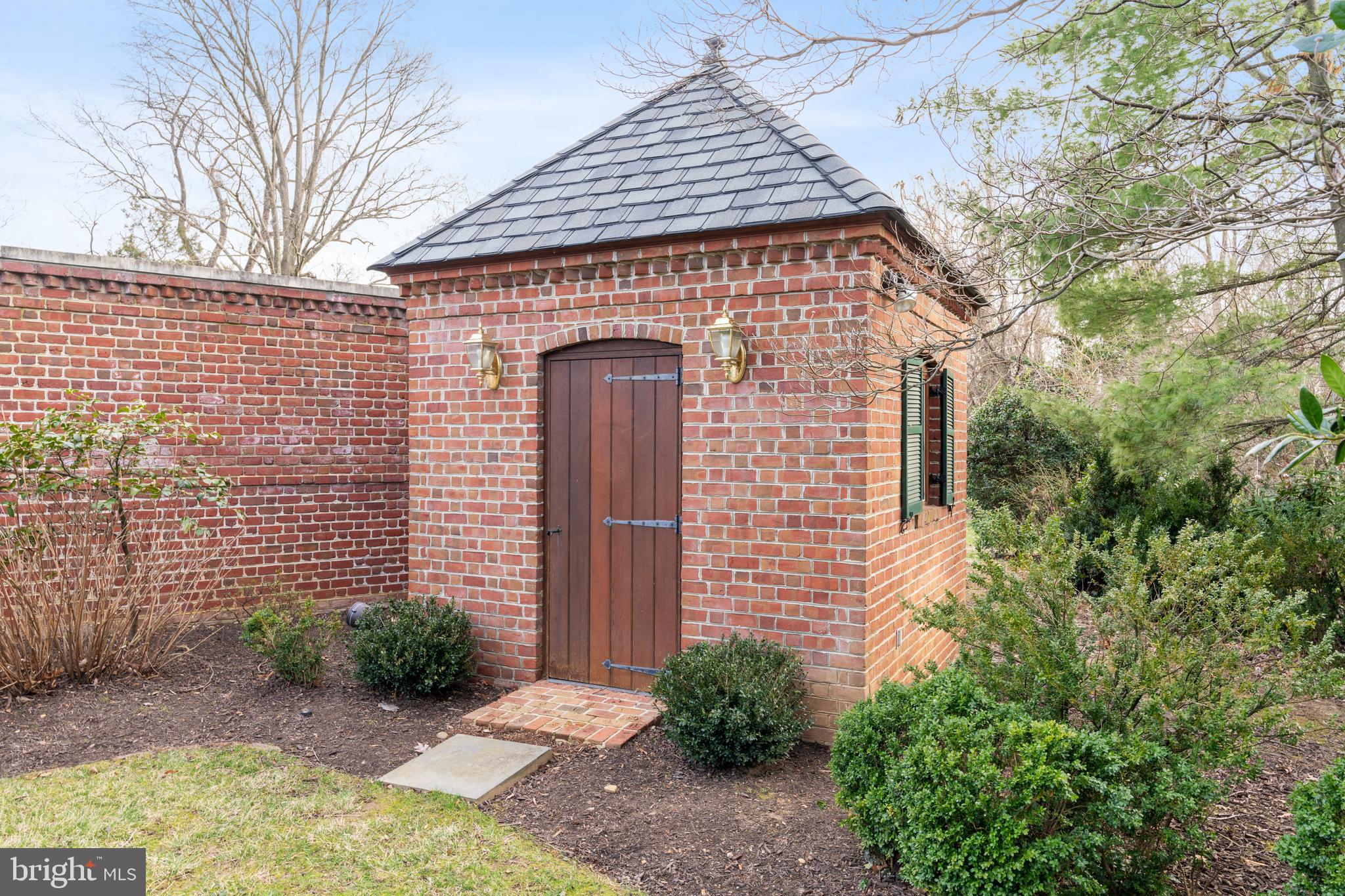 3720 Seminary Road Alexandria, VA 22304 - Photo 33 of 40 Garden Shed