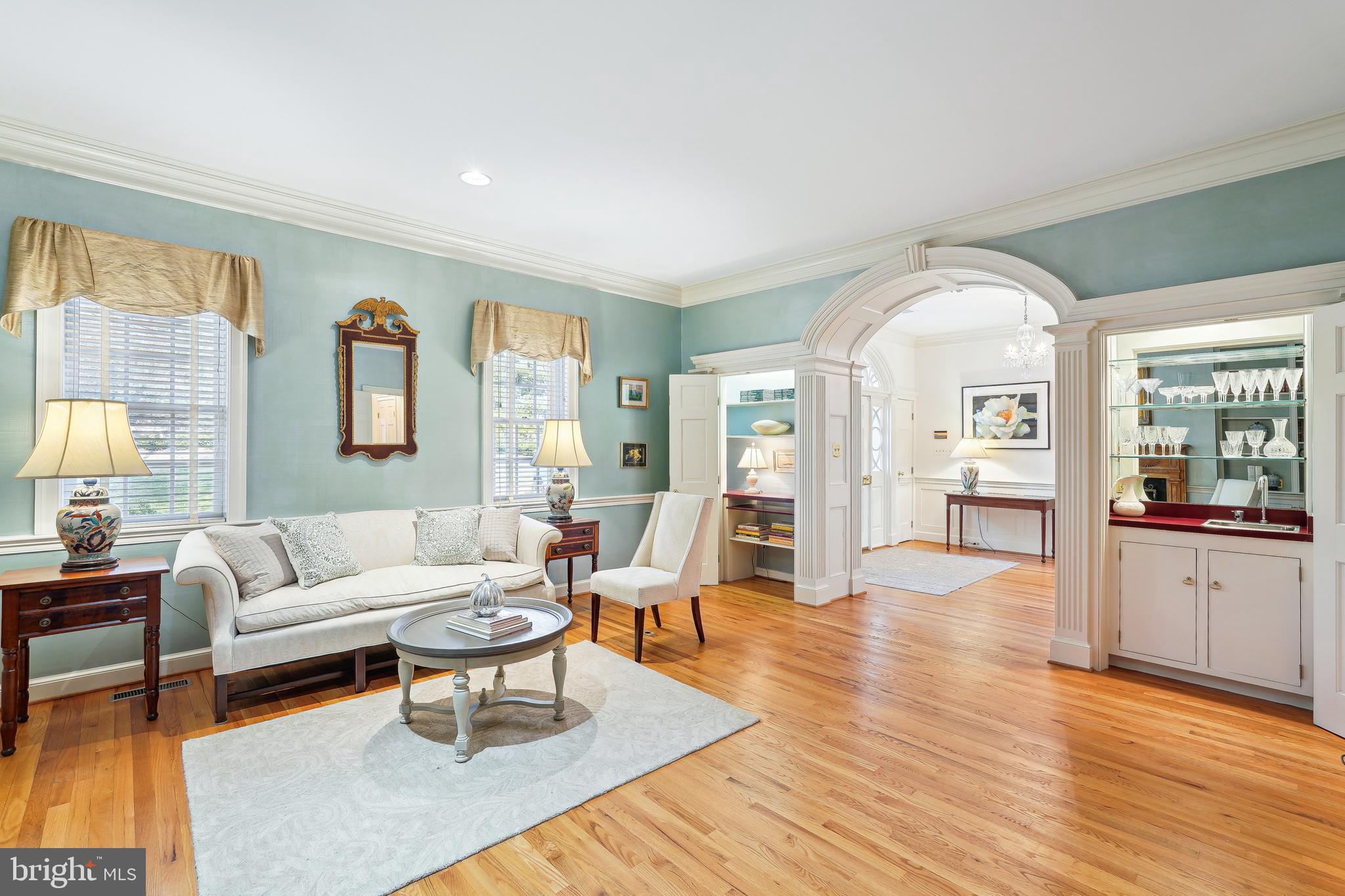 3720 Seminary Road Alexandria, VA 22304 - Photo 4 of 40 Living Room