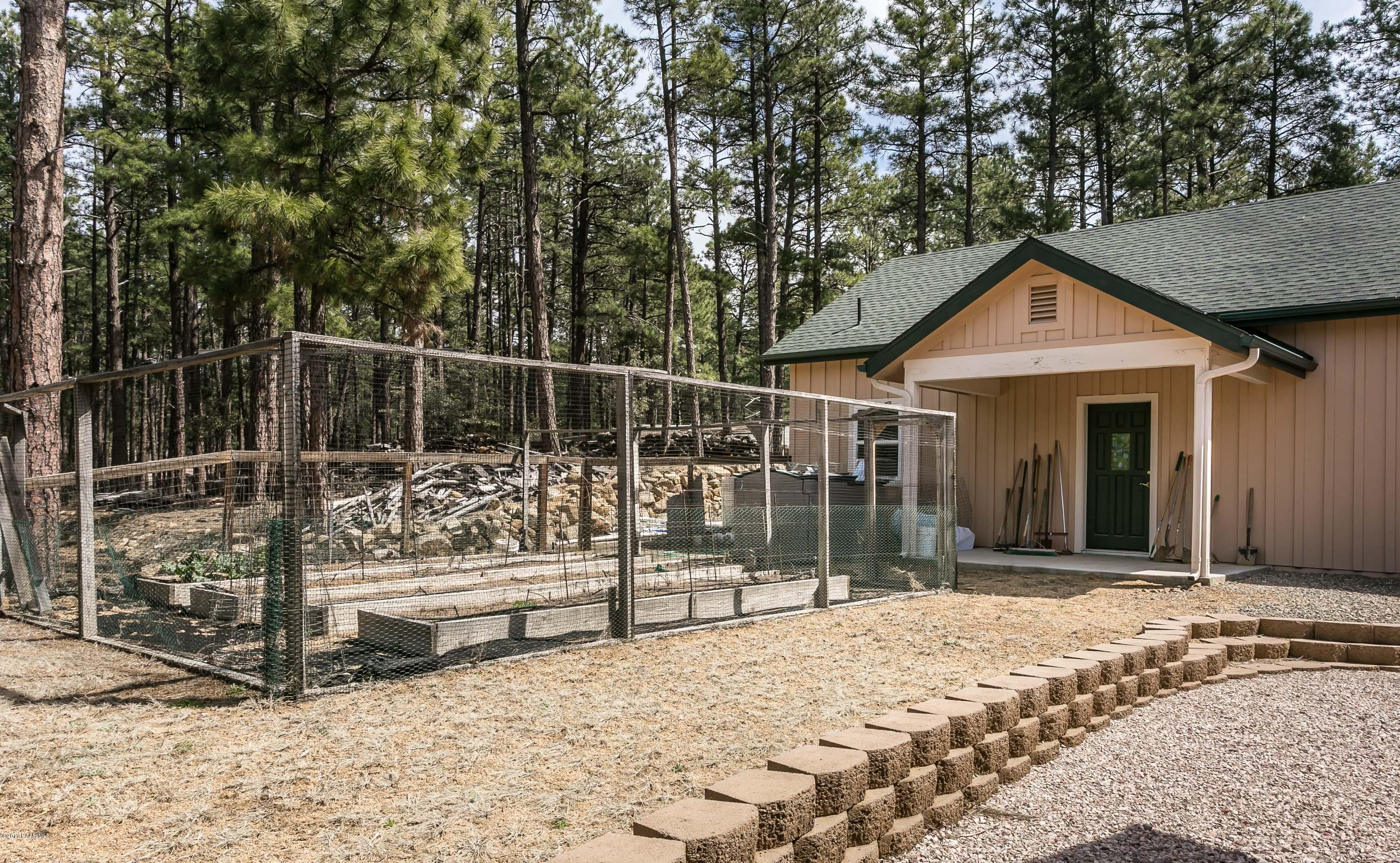1441 Walden Road Prescott, AZ 86303 - Photo 31 of 43 029_GardenDetached GarageShop