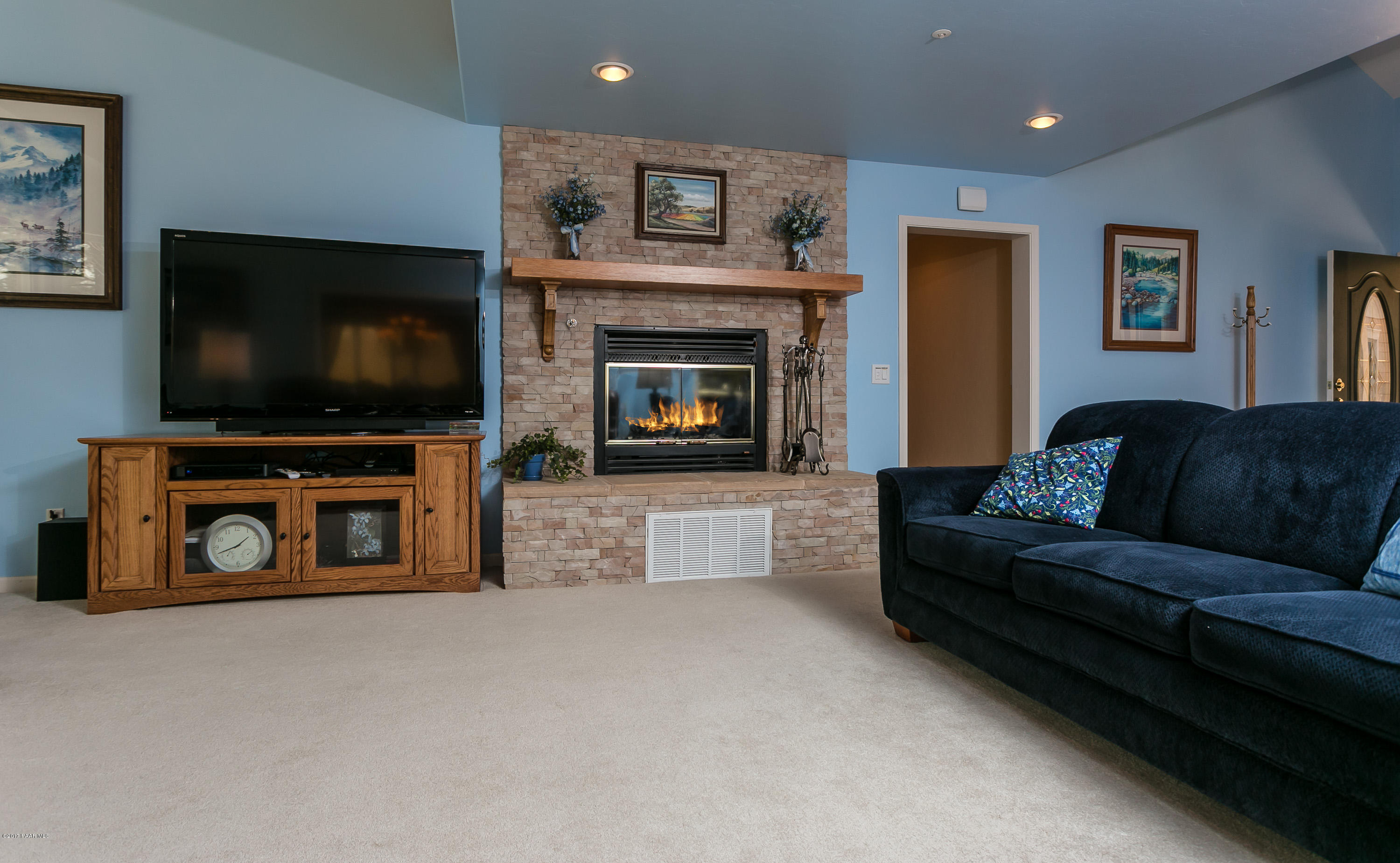 1441 Walden Road Prescott, AZ 86303 - Photo 9 of 43 008_Living Room