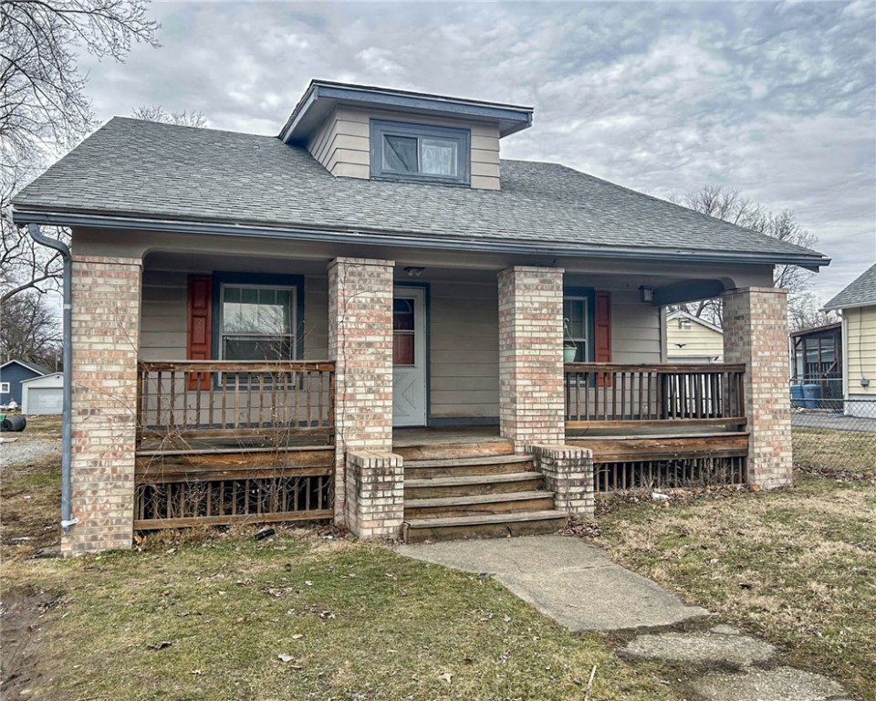1640 East Lawrence Street Decatur, IL 62521 - Photo 1 of 11