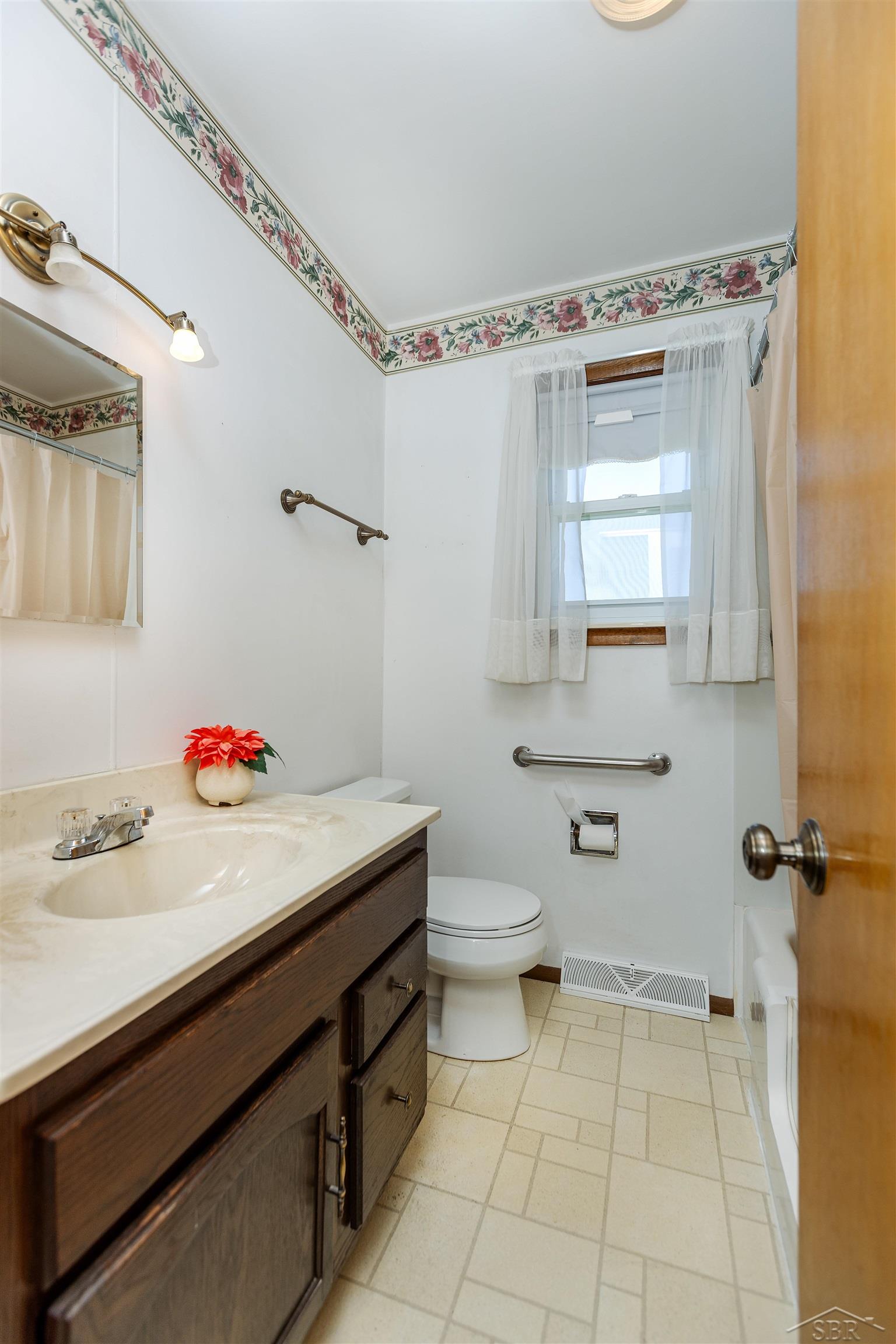 1530 West Beaver Road Auburn, MI 48611 - Photo 16 of 37