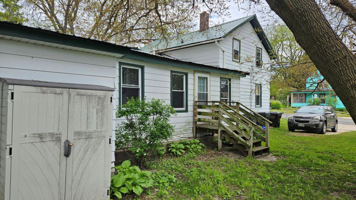 215 South 4th Street East Fort Atkinson, WI 53538 - Photo 4 of 11 20260513_161116