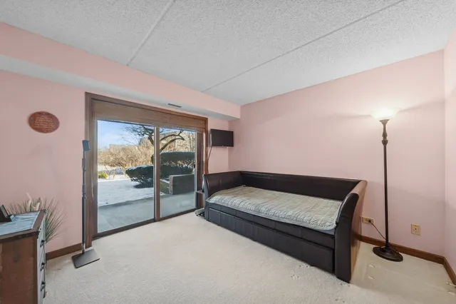 $399,000 | 150 Red Top Drive, Unit 103, Libertyville, IL 60048