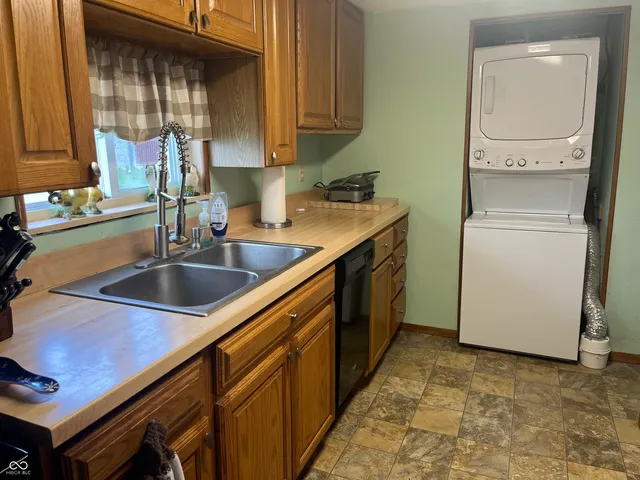 $320,000 | 1216 North Cherry Street, Rushville, IN 46173