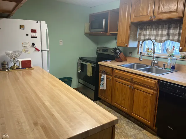 $320,000 | 1216 North Cherry Street, Rushville, IN 46173