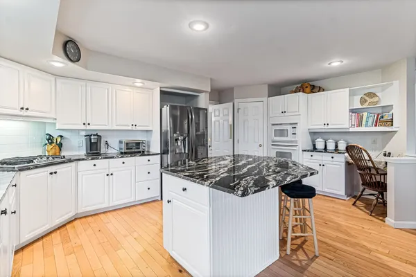 $825,000 | 7 Cedar Court, Essex, VT 05452