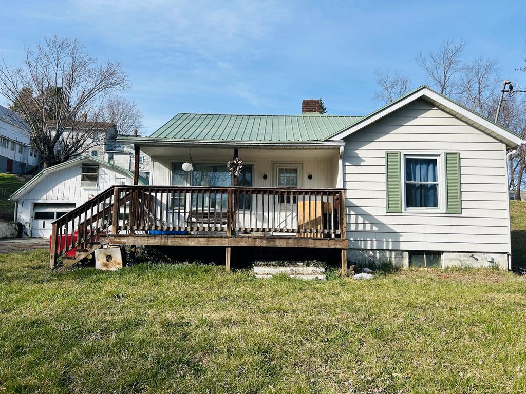 231 Grove Street Max Meadows, VA 24360 - Photo 1 of 19 Gallery Image 1