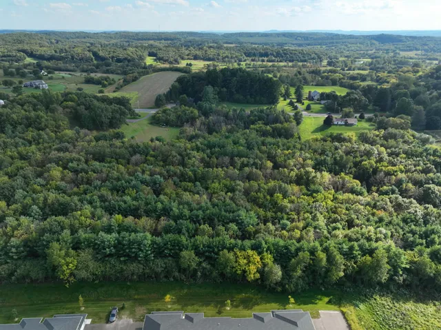 $381,000 | 1905 Dairyland Road, Menomonie, WI 54751