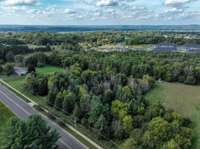 $381,000 | 1905 Dairyland Road, Menomonie, WI 54751