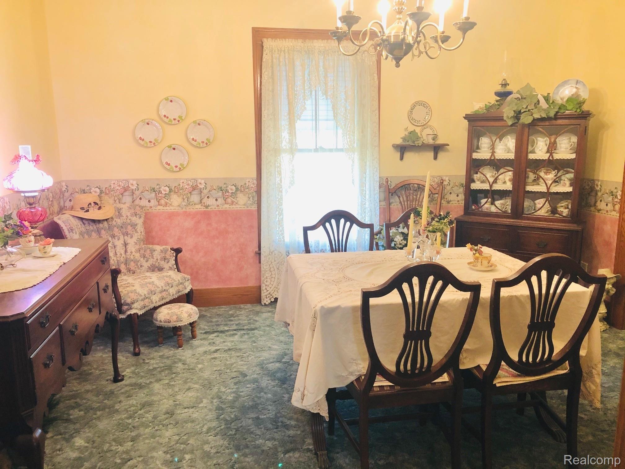 3931 East Dunbar Road Monroe, MI 48161 - Photo 25 of 46 d dining rm.jpg