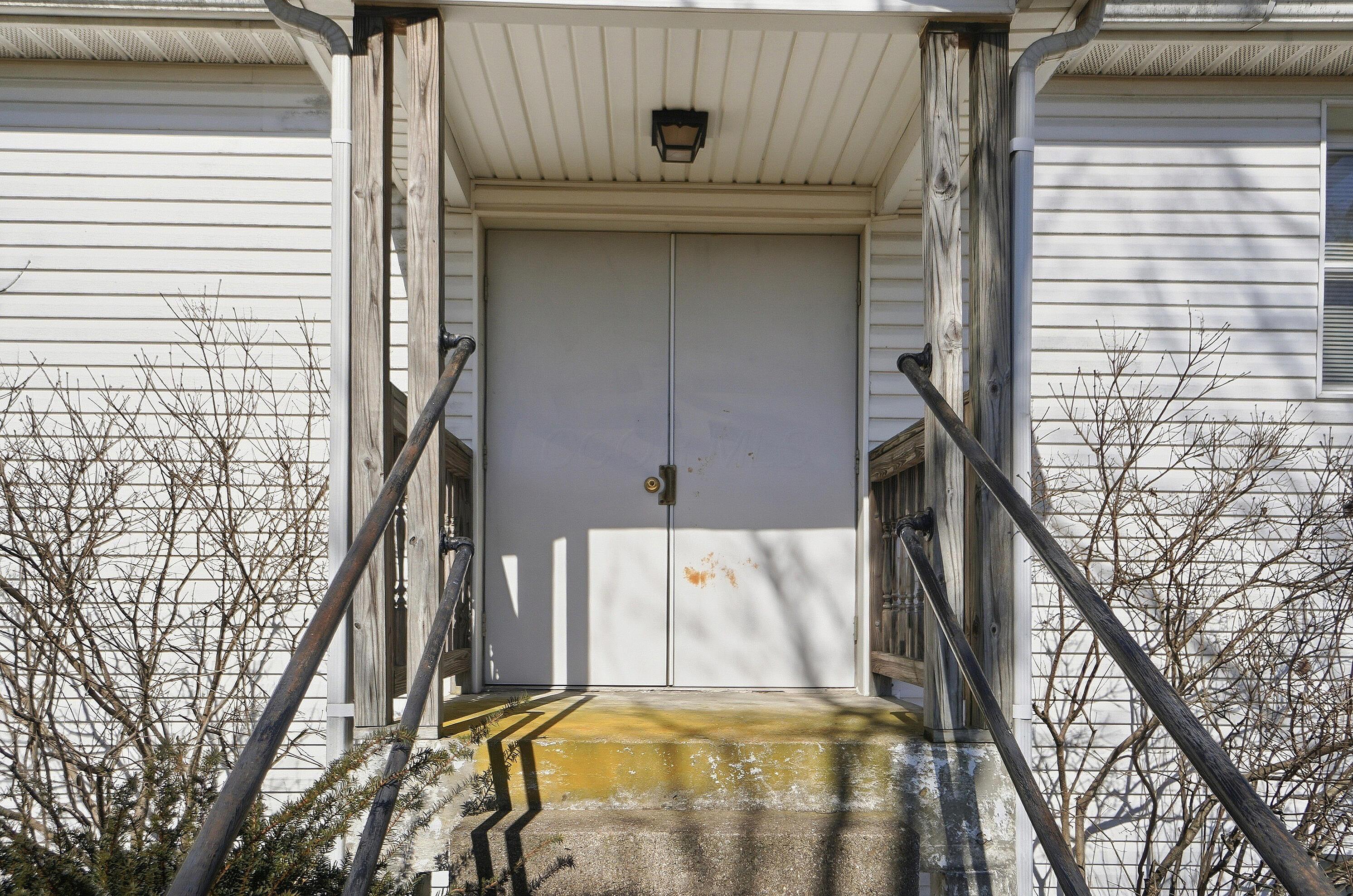 11094 Butler Road Northeast Newark, OH 43055 - Photo 40 of 47 _039-exit from upper level