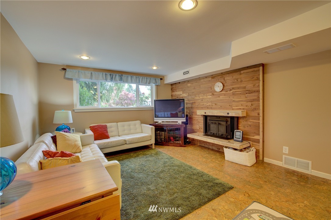 11328 Southeast 180th Place Renton, WA 98055 - Photo 15 of 25 Gallery Image 15