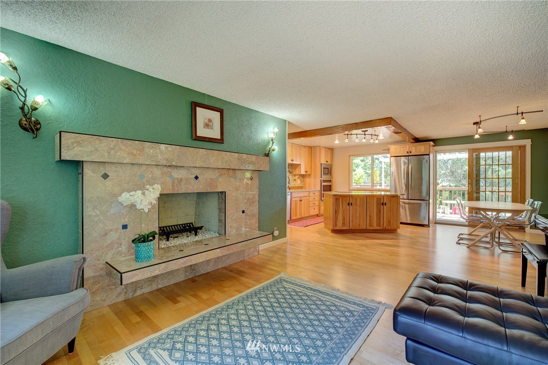 11328 Southeast 180th Place Renton, WA 98055 - Photo 3 of 25 Gallery Image 3