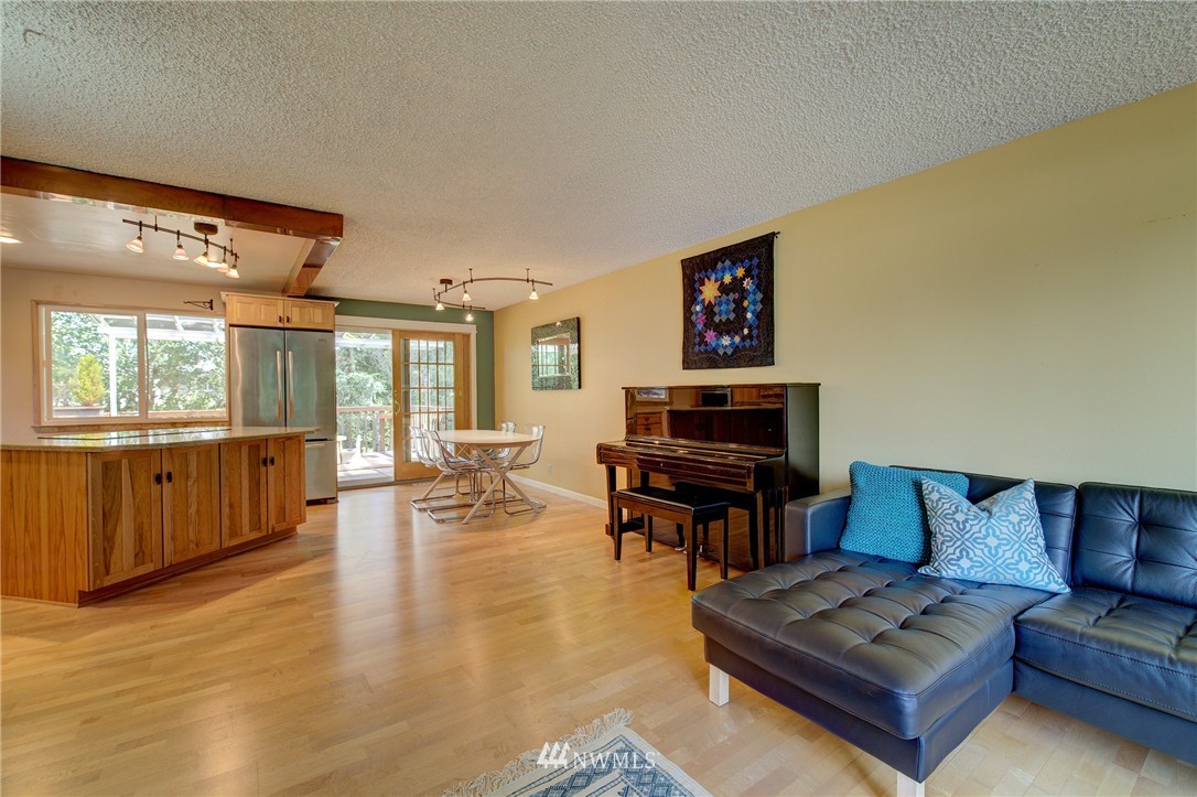 11328 Southeast 180th Place Renton, WA 98055 - Photo 4 of 25 Gallery Image 4
