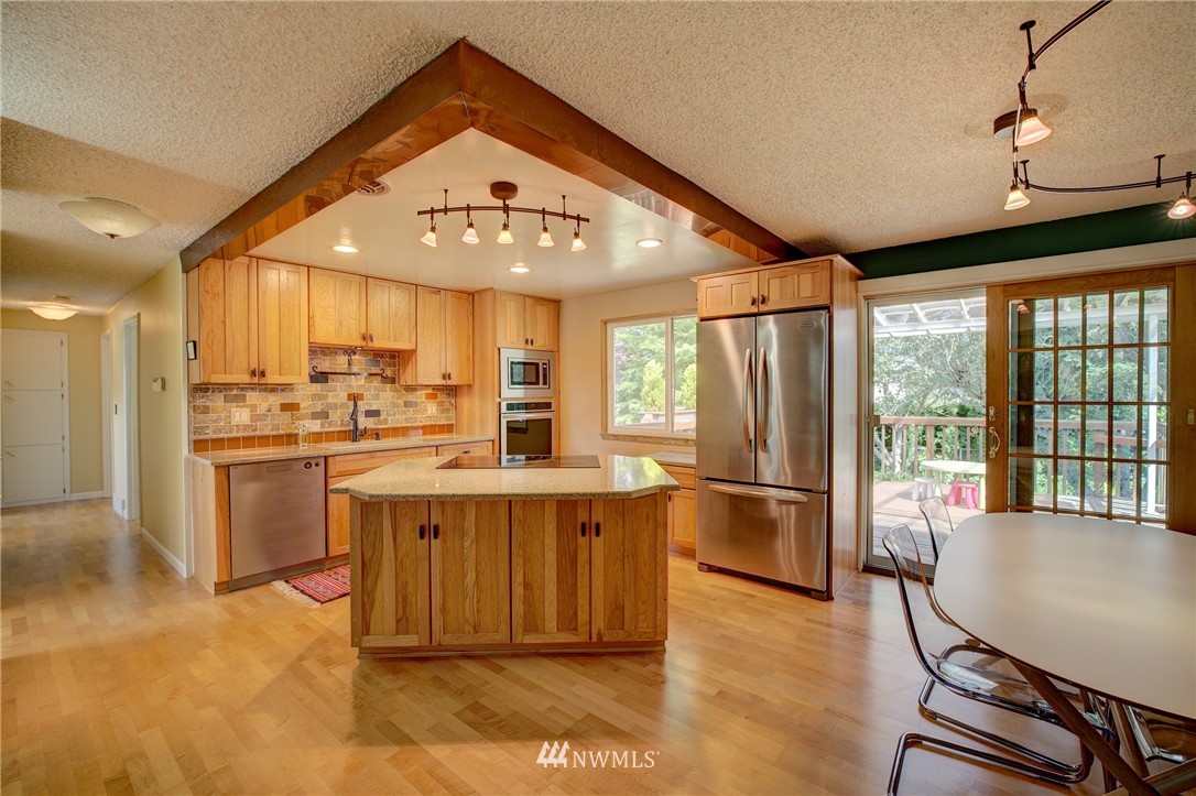11328 Southeast 180th Place Renton, WA 98055 - Photo 5 of 25 Gallery Image 5