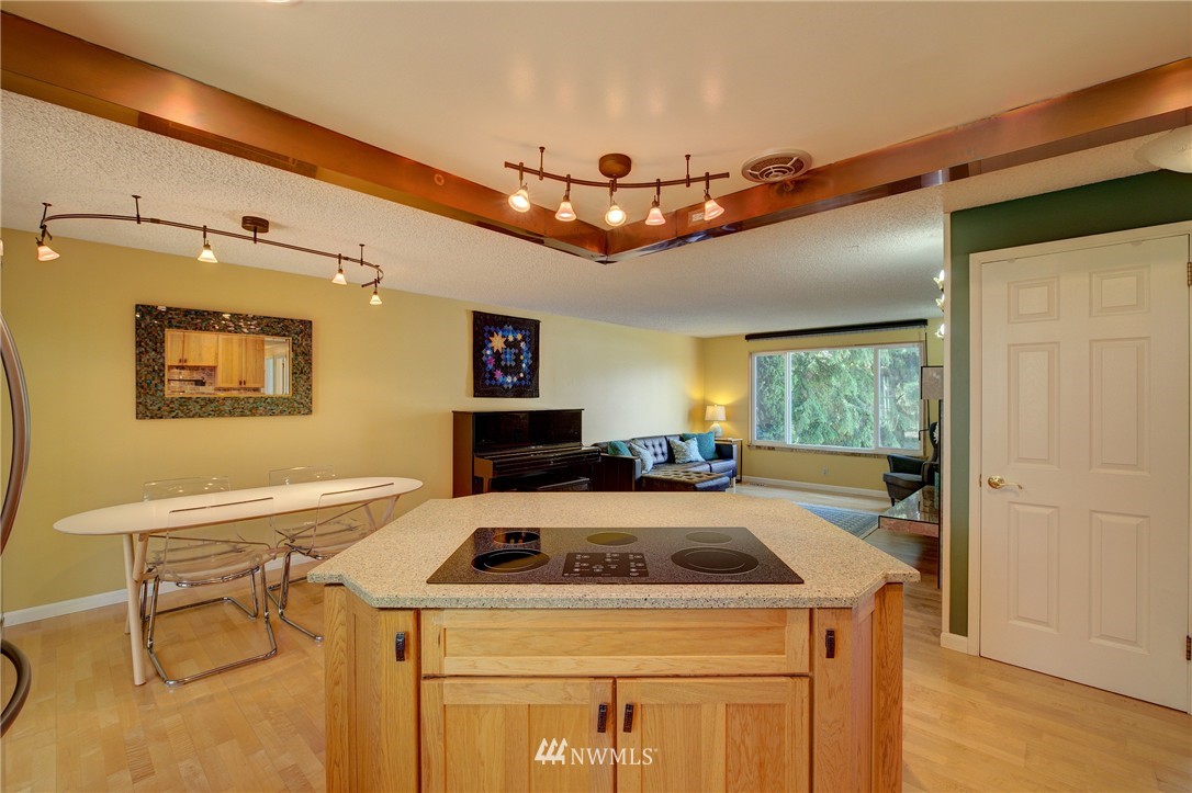 11328 Southeast 180th Place Renton, WA 98055 - Photo 9 of 25 Gallery Image 9