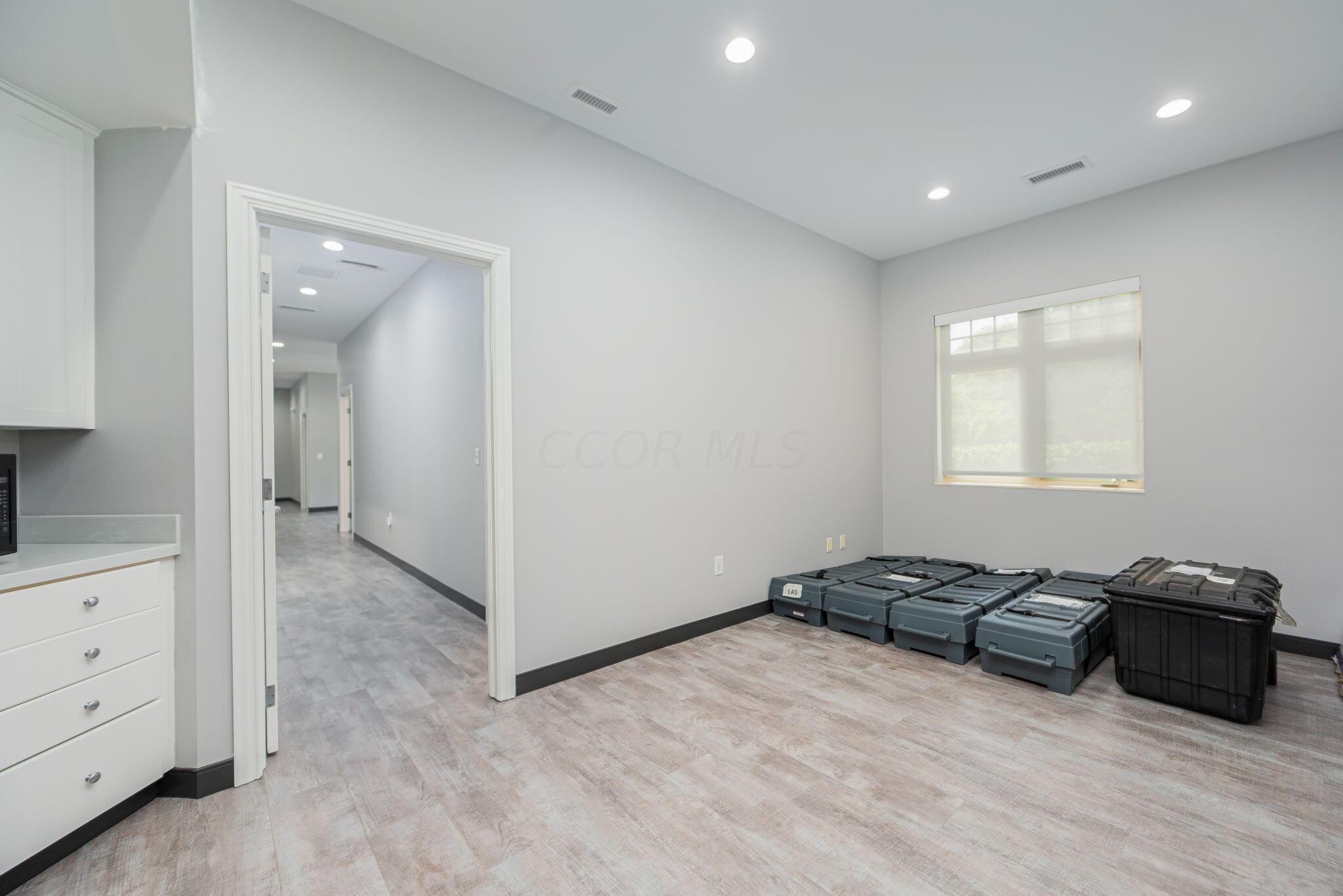 422 Beecher Road Columbus, OH 43230 - Photo 47 of 60 Interior Photo