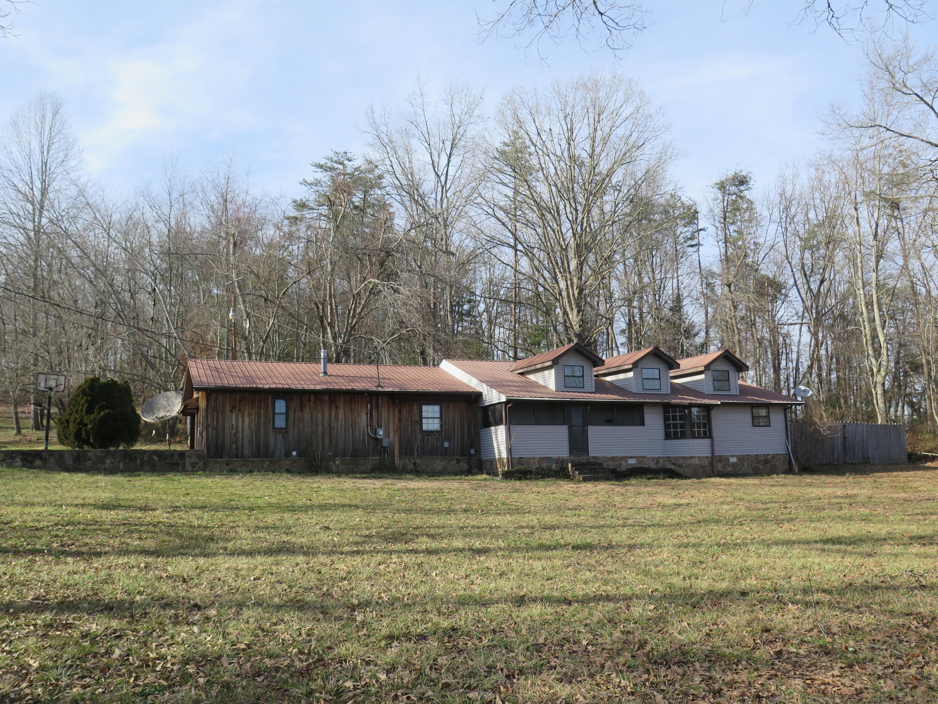 3133 Mt Helen Road Allardt, TN 38504 - Photo 8 of 16 IMG_1229