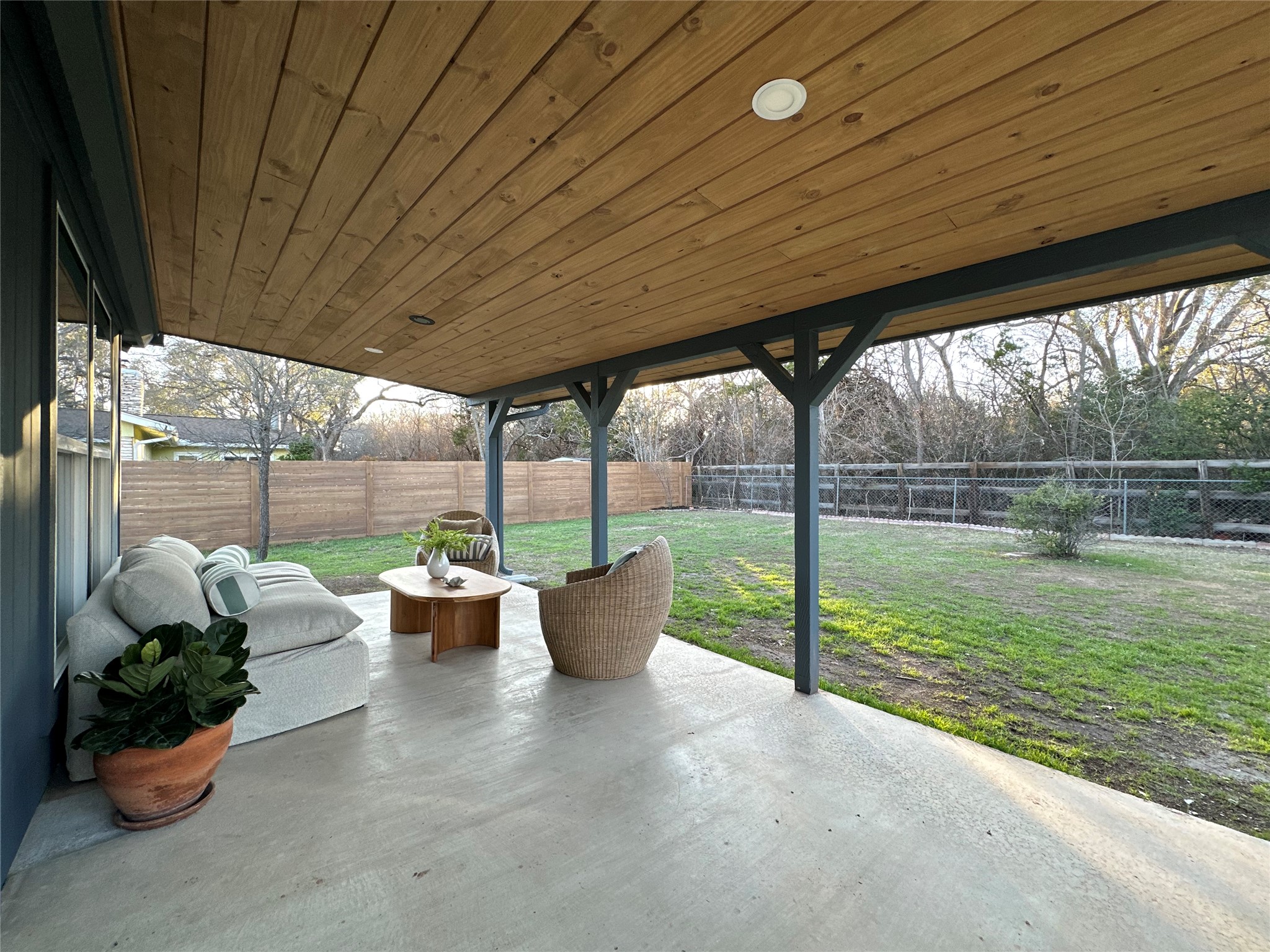 7104 Greenock Street Austin, TX 78749 - Photo 29 of 40 Covered patio
